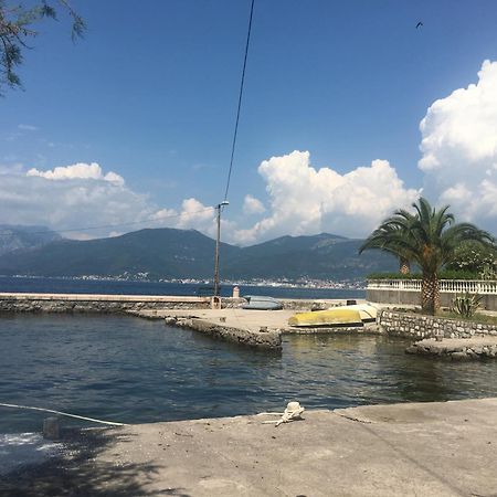 Studio Apartments Krasici Tivat Bagian luar foto