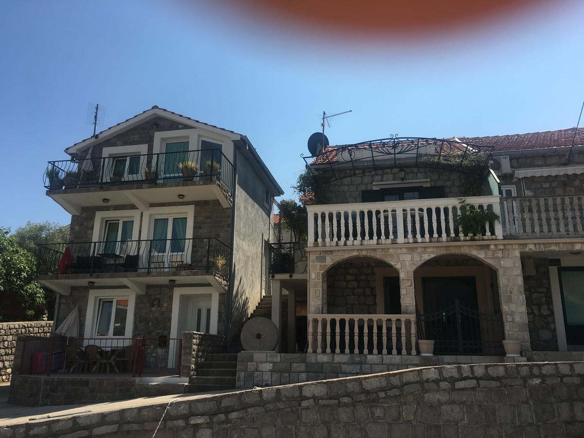 Studio Apartments Krasici Tivat Bagian luar foto