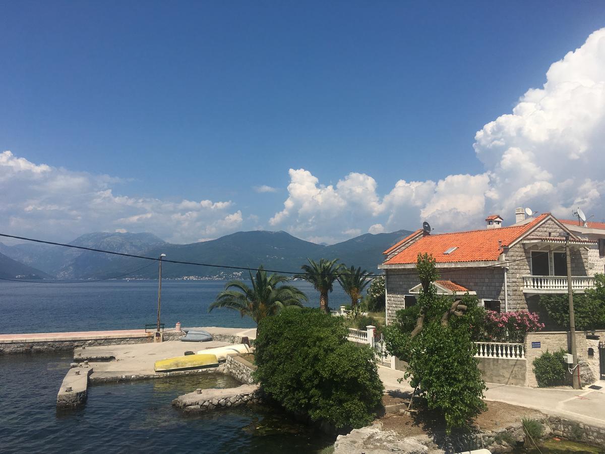 Studio Apartments Krasici Tivat Bagian luar foto